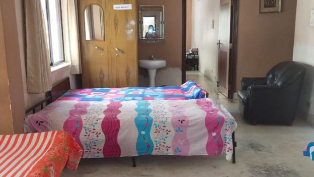 Why First-Time City Movers Always Benefit From Female Paying Guest House Living